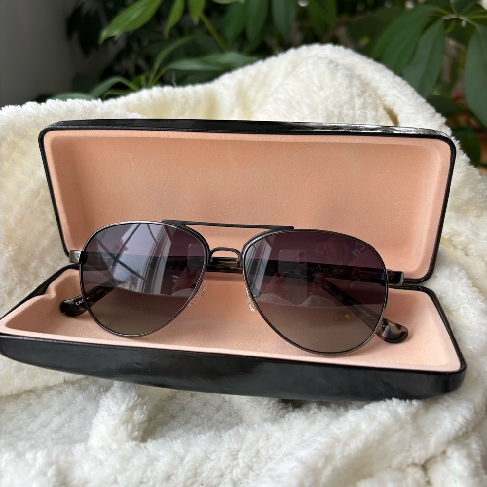 NEW Kensie Dream Big Aviator Women's Sunglasses Black Frame Gray Gradient Lens